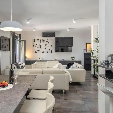 Rustic Luxury Dalma & Dalmata Villa *