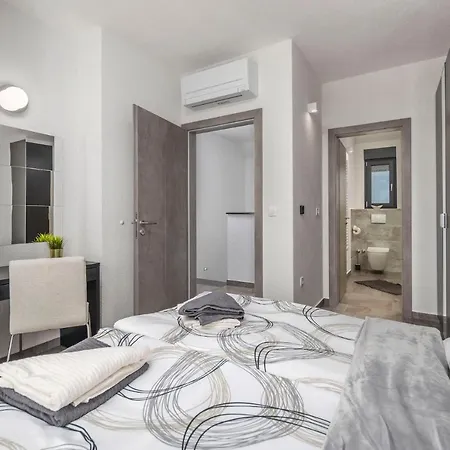Rustic Luxury Dalma & Dalmata Villa
