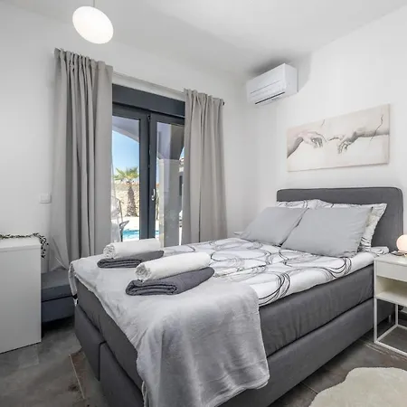 Rustic Luxury Dalma & Dalmata Villa