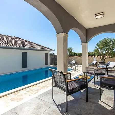 Rustic Luxury Dalma & Dalmata Villa *